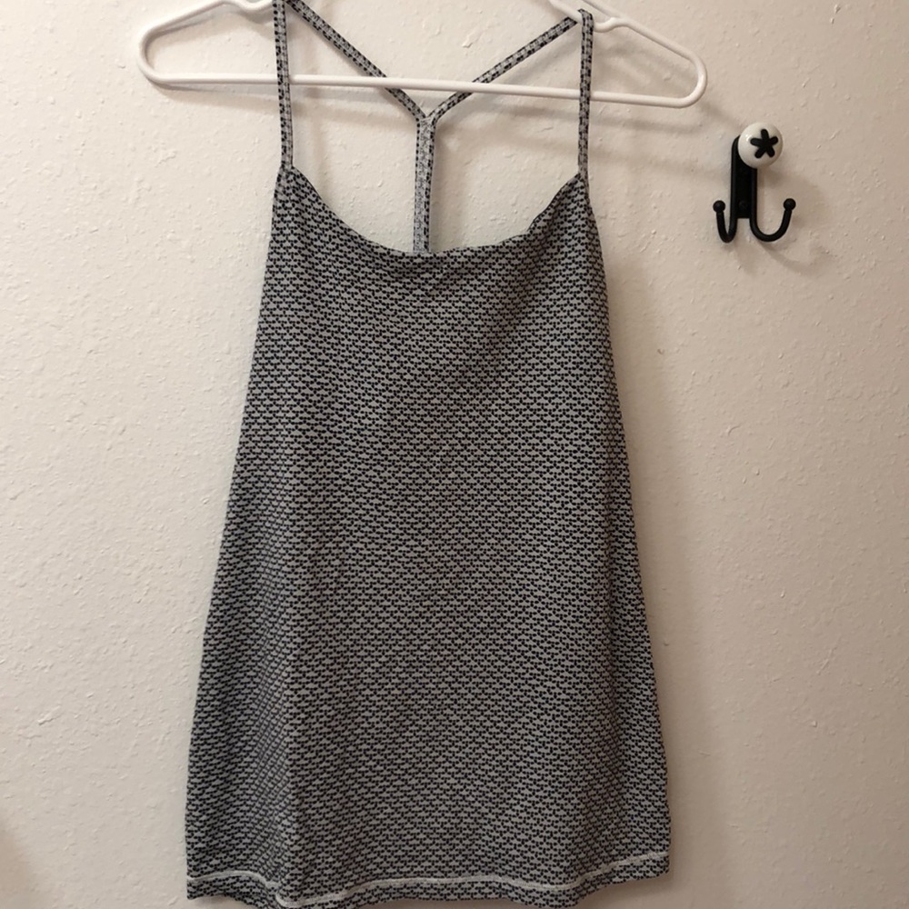 Lululemon size 10 power y tank black and white